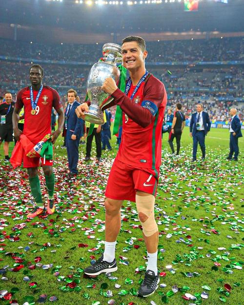 国米肠子悔青了吧？米兰700万投资蜡笔，收益直指联赛冠军