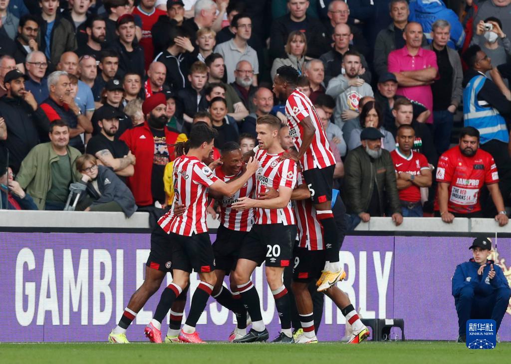 爱尔兰英雄帕罗特含泪接受采访：这就是我们热爱足球的原因