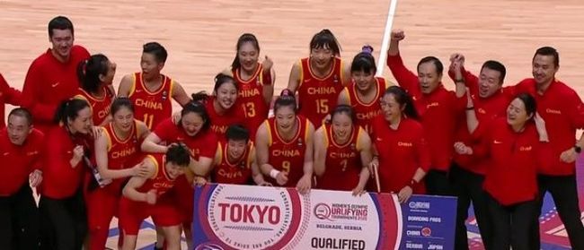 立大功！杨瀚森造埃迪第5次犯规，后者被换下