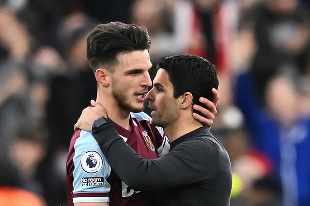 颜骏凌：和范德萨交换了联系方式，在儿时偶像面前踢球是圆梦