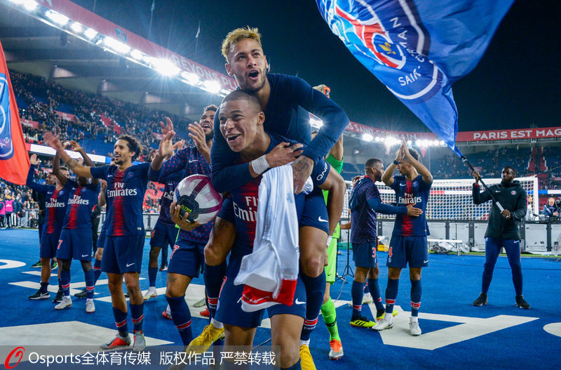 斯洛特：我们没有可用的边锋，派出两名9号球员是合乎逻辑的