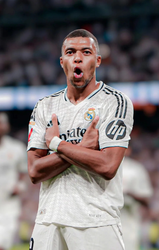 NBA半场：巴恩斯14分，马刺77-57领先鹈鹕